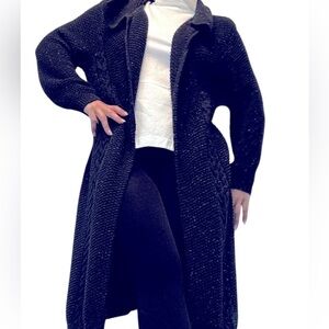 Black and white long comfy sweater/ duster. Salt & pepper 🧂